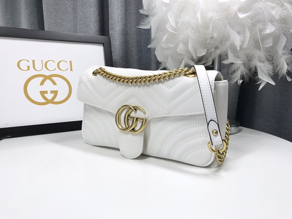 激安グッチバッグコピー側面デザイン